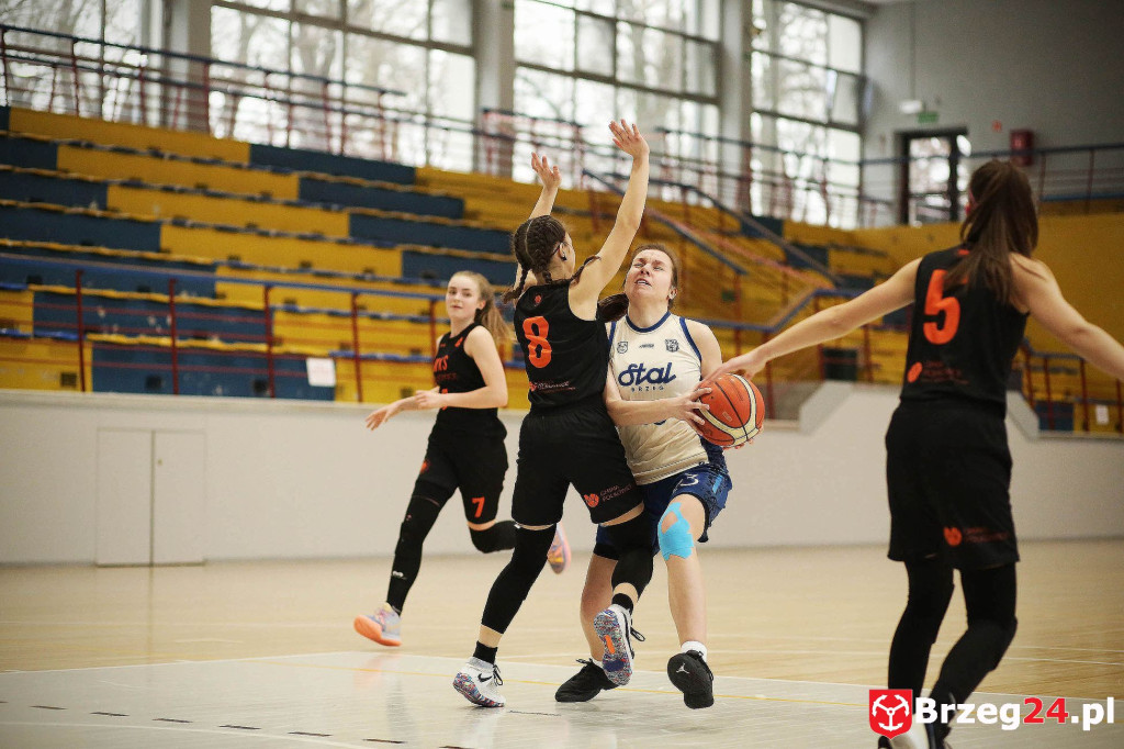 Koszykarki Stali powalczyły z wiceliderem z Polkowic