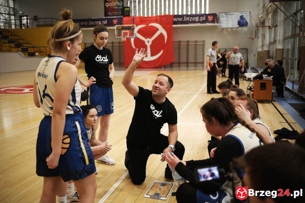 Koszykarki Stali powalczyły z wiceliderem z Polkowic