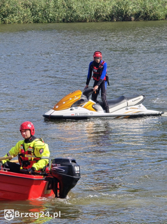 Strażacy sprawdzili swoje umiejętności na wodzie