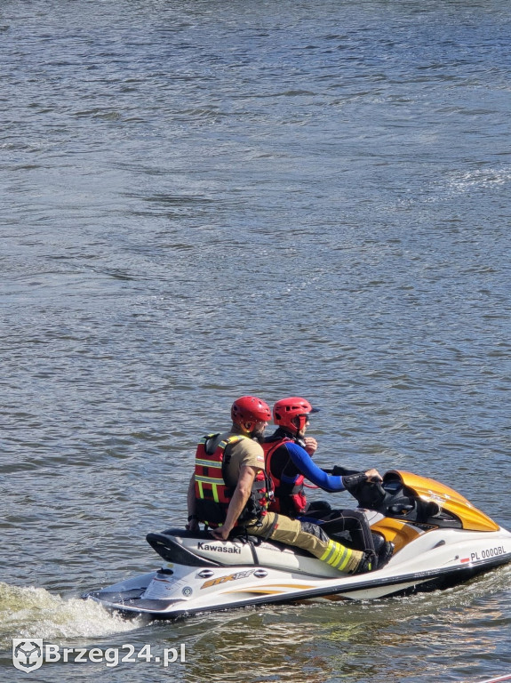 Strażacy sprawdzili swoje umiejętności na wodzie