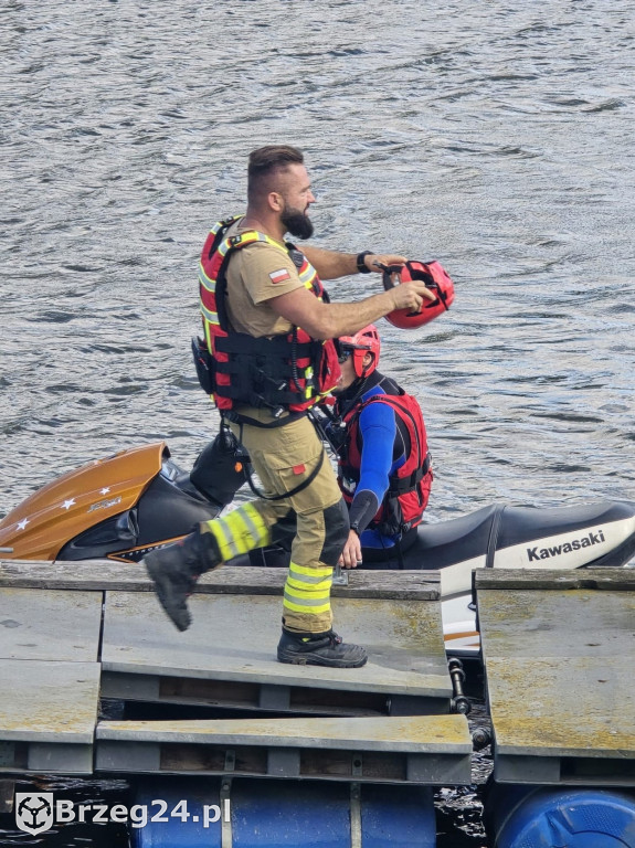 Strażacy sprawdzili swoje umiejętności na wodzie
