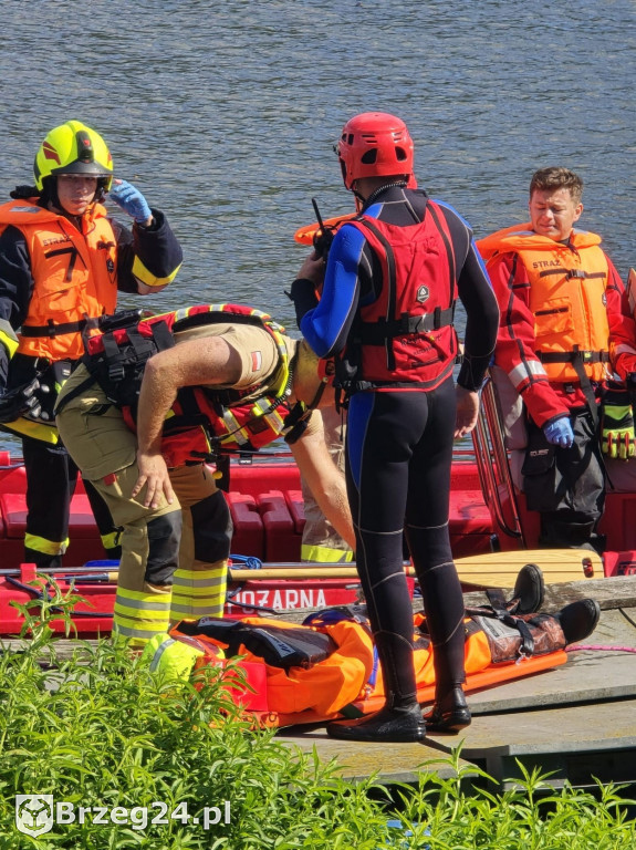 Strażacy sprawdzili swoje umiejętności na wodzie