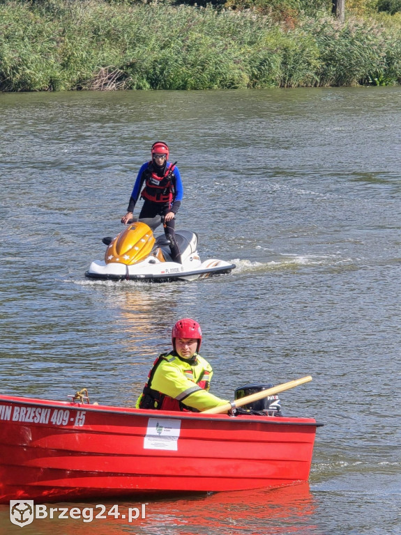 Strażacy sprawdzili swoje umiejętności na wodzie