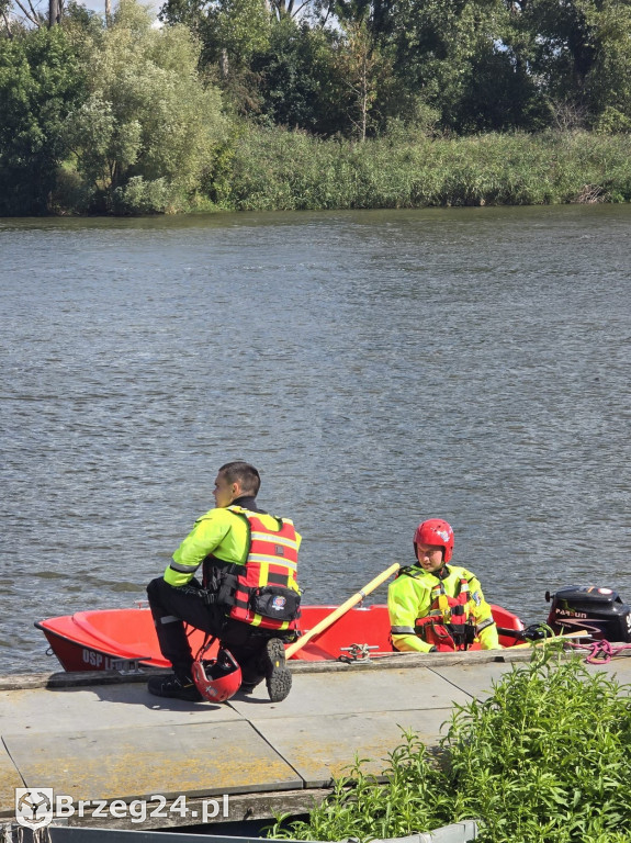 Strażacy sprawdzili swoje umiejętności na wodzie