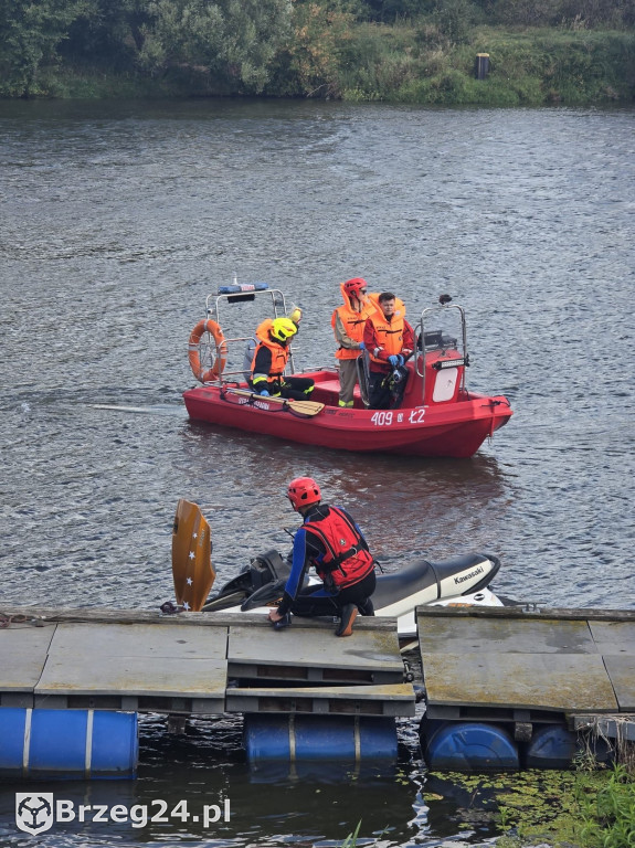 Strażacy sprawdzili swoje umiejętności na wodzie