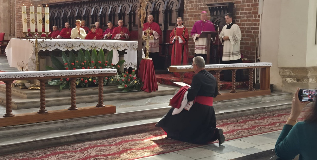 Proboszcz Krzysztof Dudojć uhonorowany tytułem kanonika