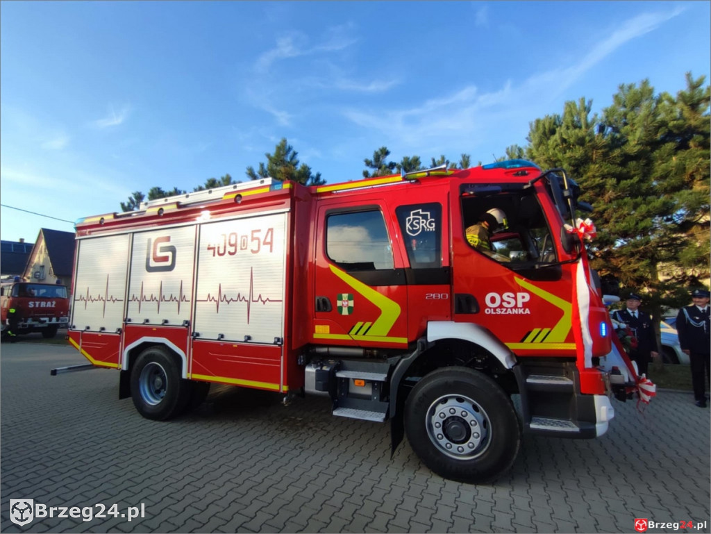 Wóz dla OSP Olszanka – strażacy mają powód do dumy