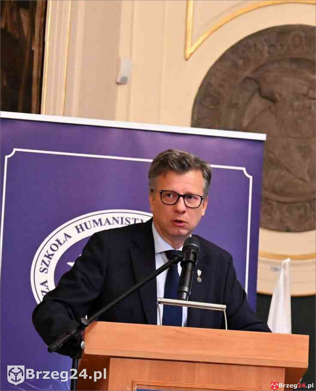 Uroczysta inauguracja roku akademickiego w WSHE