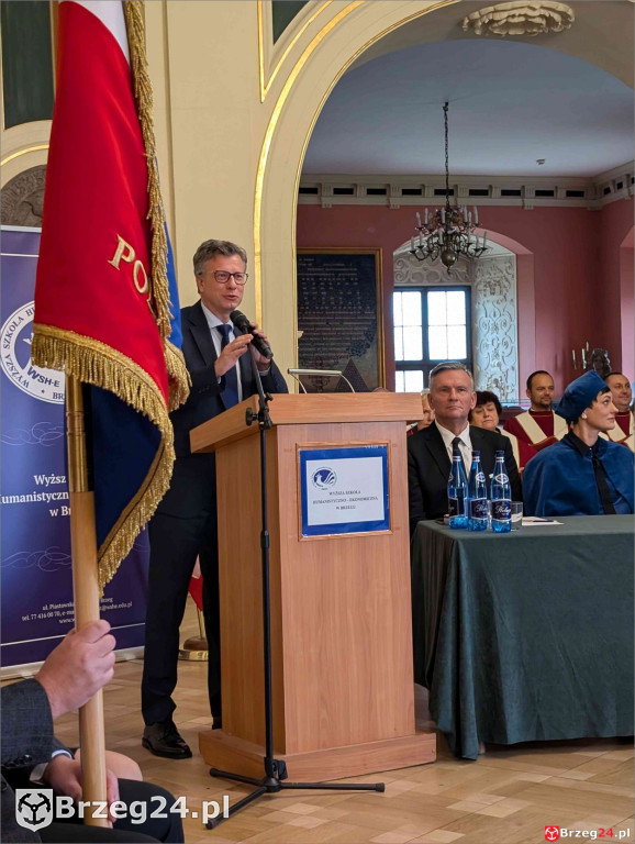 Uroczysta inauguracja roku akademickiego w WSHE