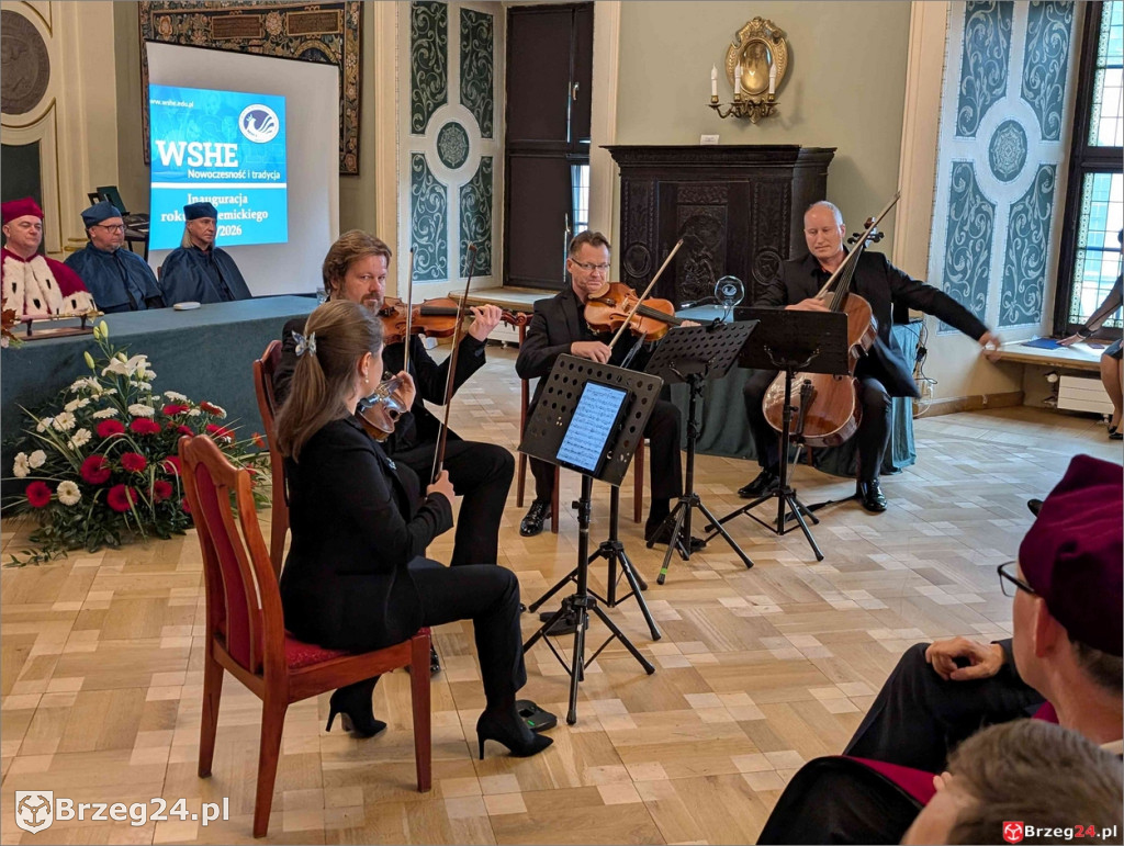 Uroczysta inauguracja roku akademickiego w WSHE