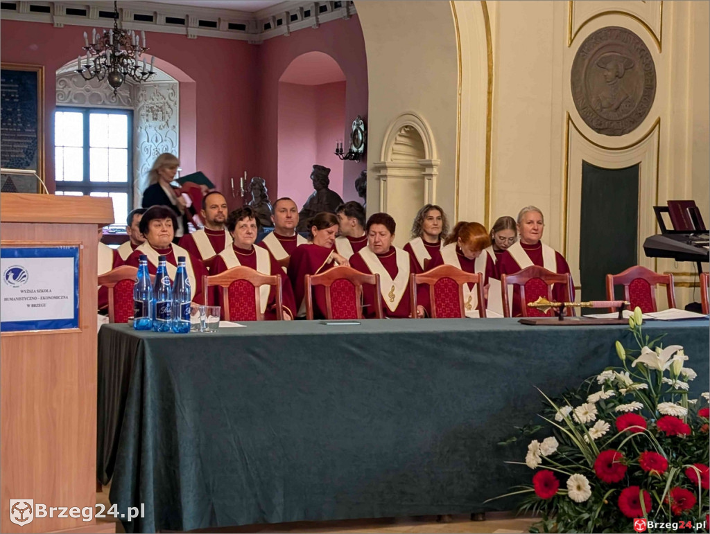 Uroczysta inauguracja roku akademickiego w WSHE