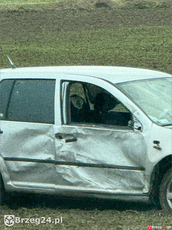 Kolizja w Gać. Ciągnik zablokował drogę