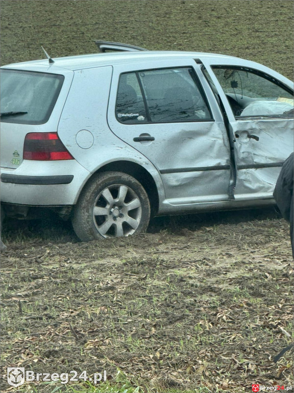 Kolizja w Gać. Ciągnik zablokował drogę