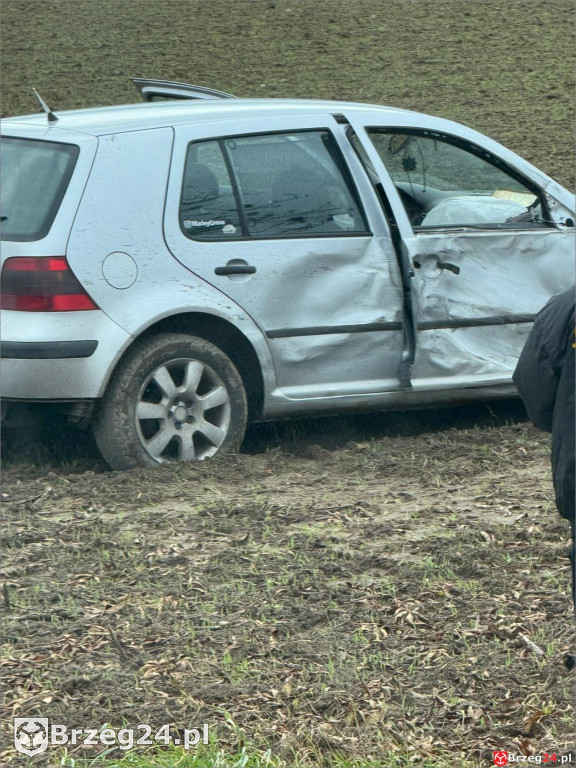 Kolizja w Gać. Ciągnik zablokował drogę
