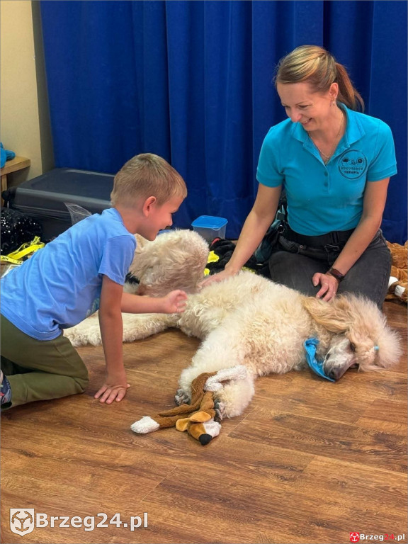 Ciepłe spojrzenie Abi i emocje wśród dzieci