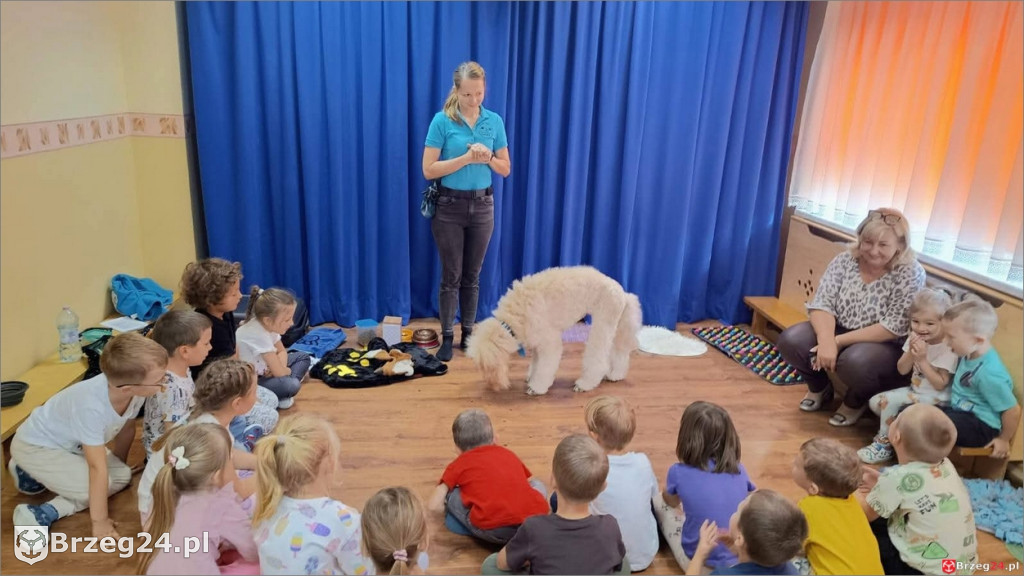 Ciepłe spojrzenie Abi i emocje wśród dzieci