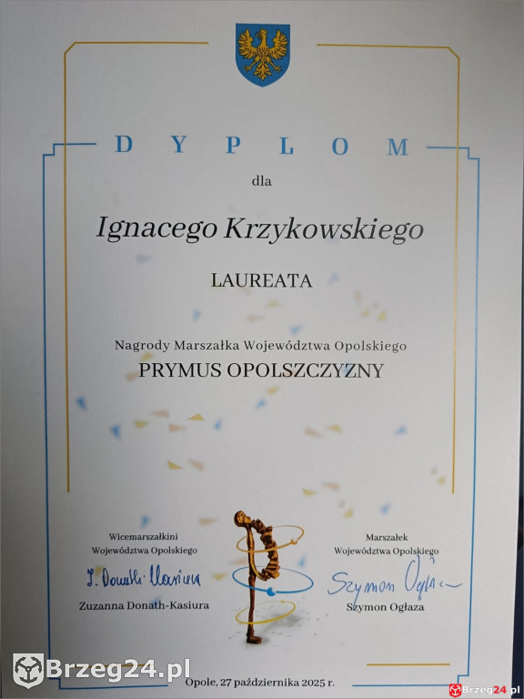 Ignacy Krzykowski i Dorota Wyrzykowska z nagrodami