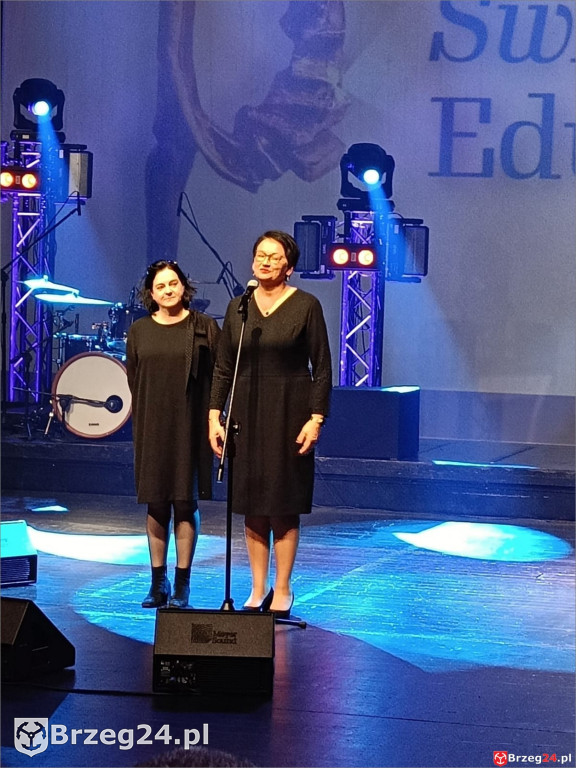 Ignacy Krzykowski i Dorota Wyrzykowska z nagrodami