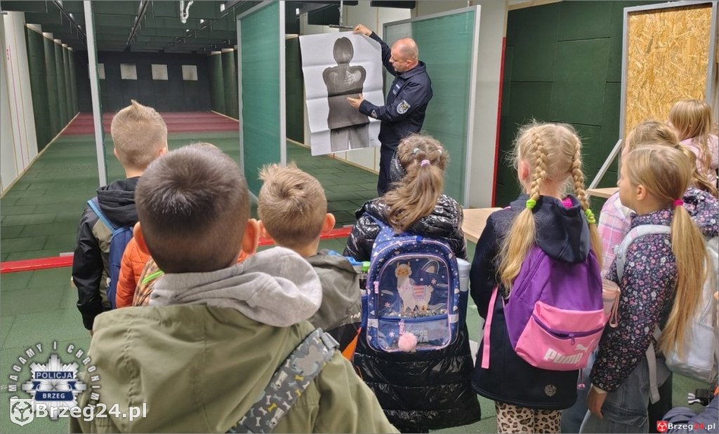 Dzieci ze Skarbimierza odwiedziły policjantów
