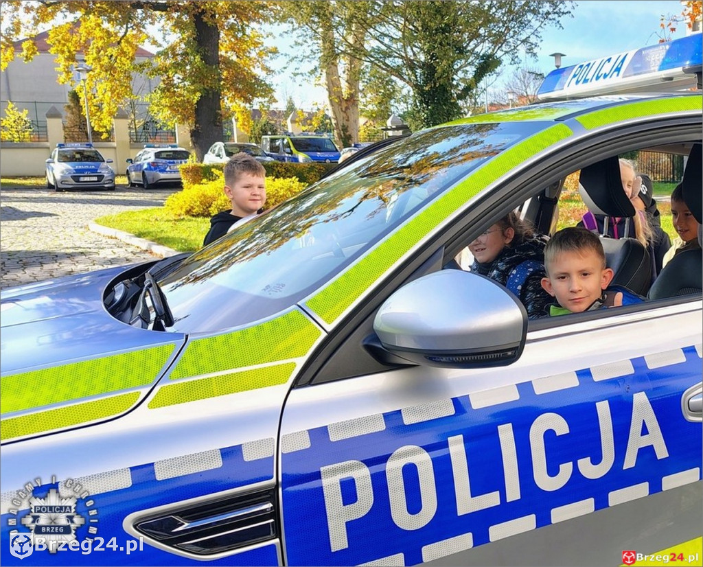 Dzieci ze Skarbimierza odwiedziły policjantów