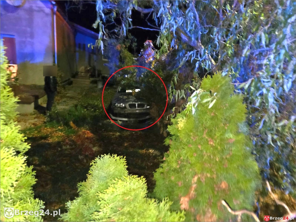 Pijany Ukrainiec z zakazem prowadzenia dachował