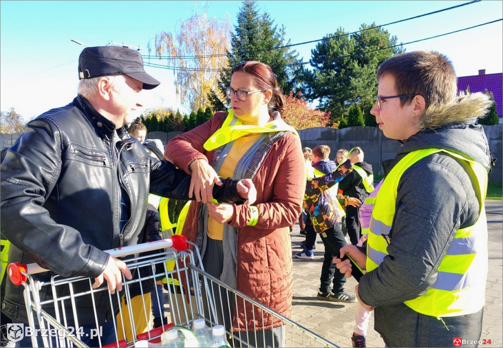 Szkoła w Łosiowie świeci odblaskowym przykładem
