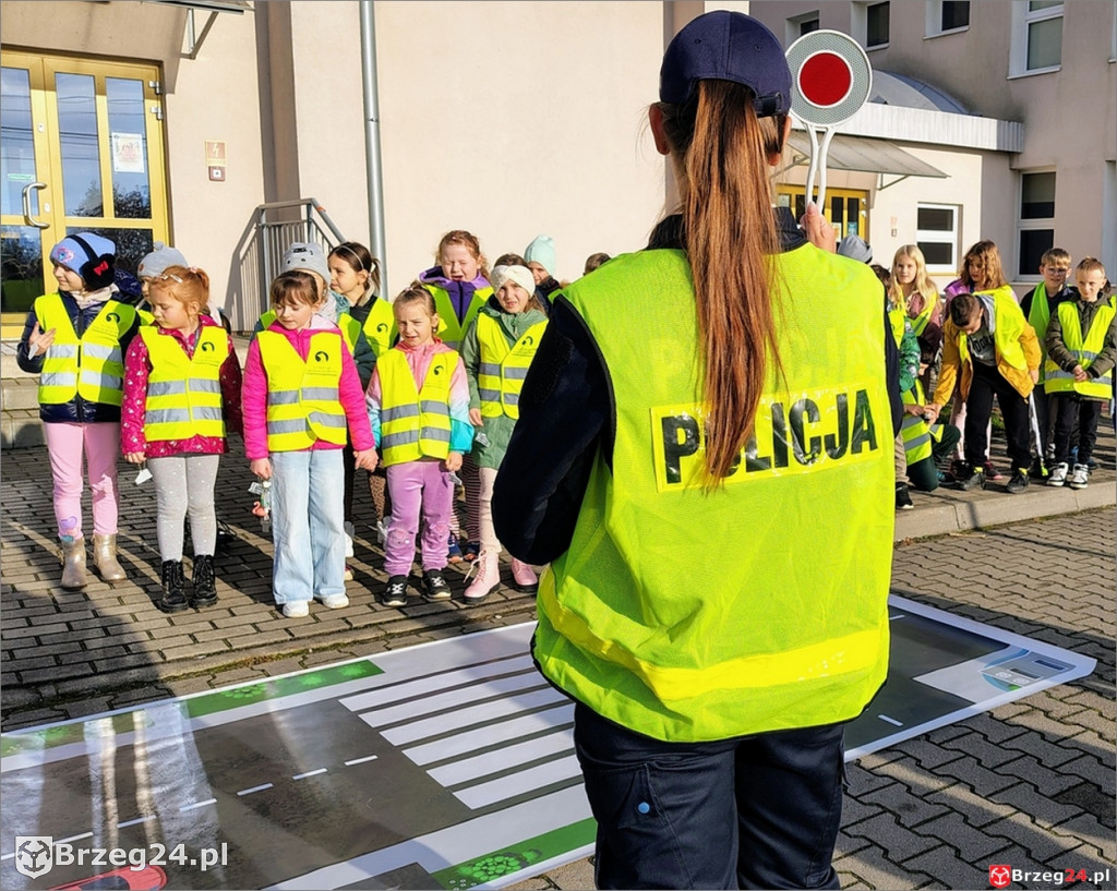 Szkoła w Łosiowie świeci odblaskowym przykładem