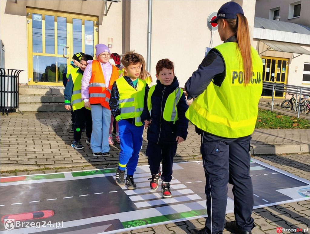 Szkoła w Łosiowie świeci odblaskowym przykładem