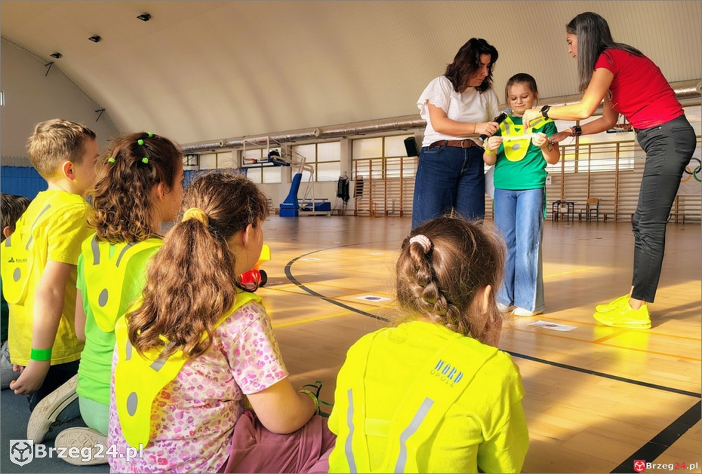 Szkoła w Łosiowie świeci odblaskowym przykładem