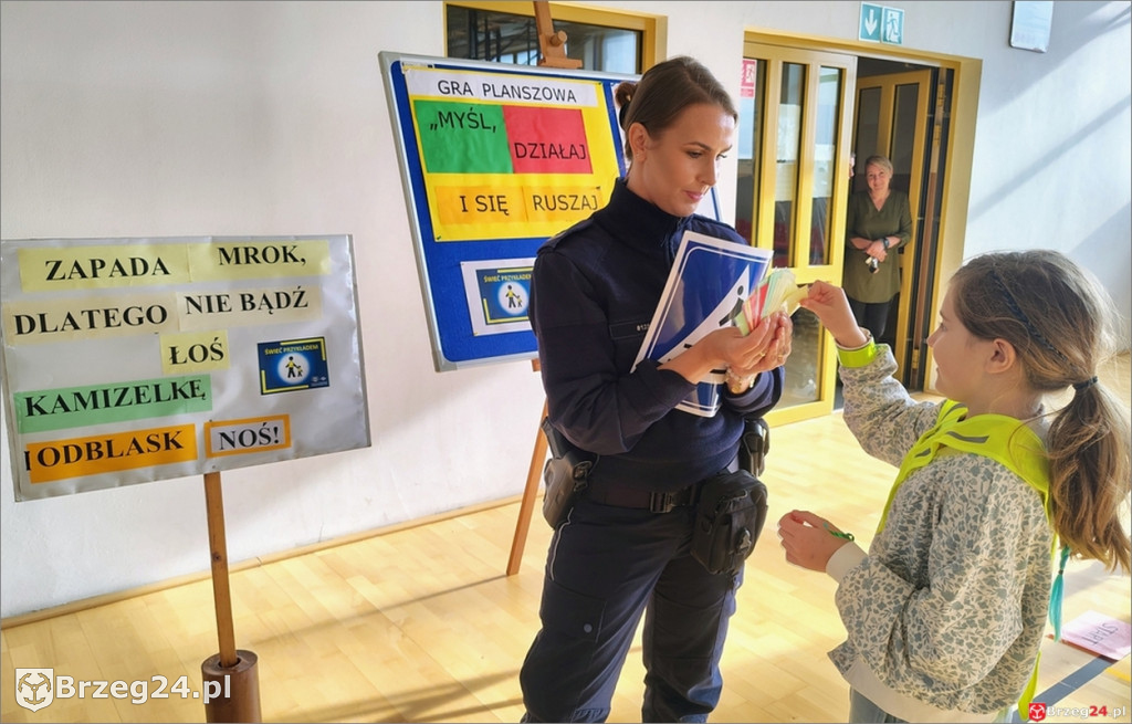 Szkoła w Łosiowie świeci odblaskowym przykładem