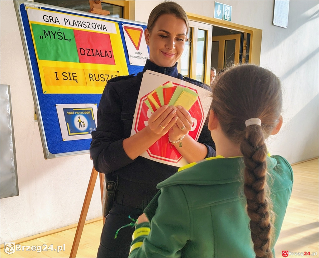 Szkoła w Łosiowie świeci odblaskowym przykładem
