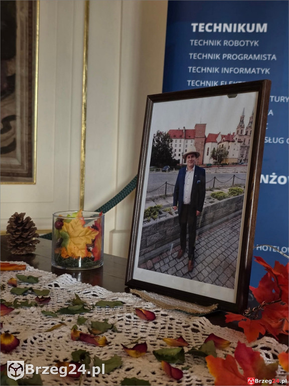 Wiersze, które nie milkną Hołd dla Janusza Wójcika