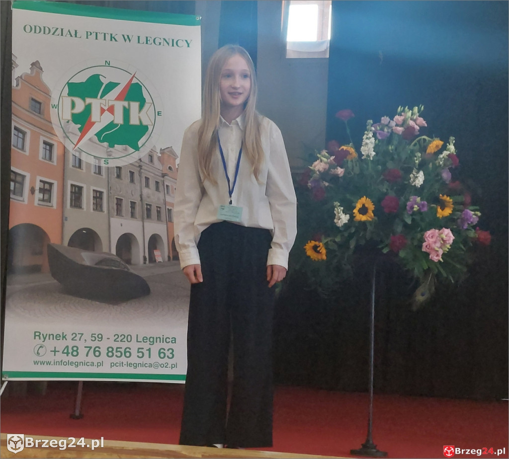 Wiktoria i Jaśmina z nagrodami