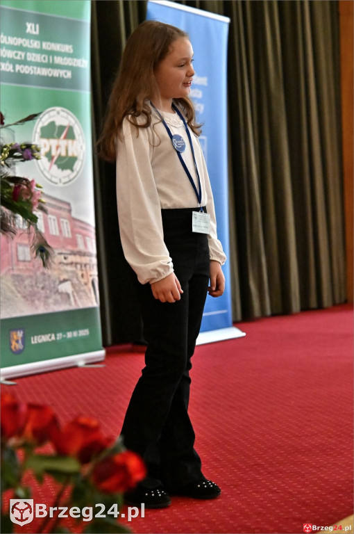 Wiktoria i Jaśmina z nagrodami