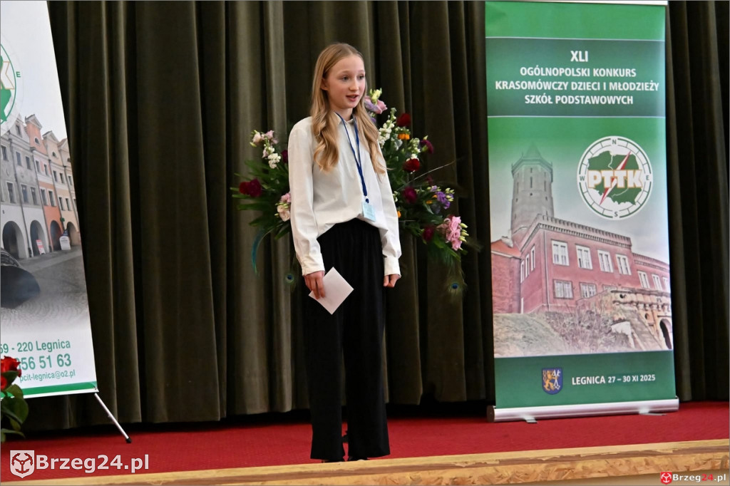 Wiktoria i Jaśmina z nagrodami