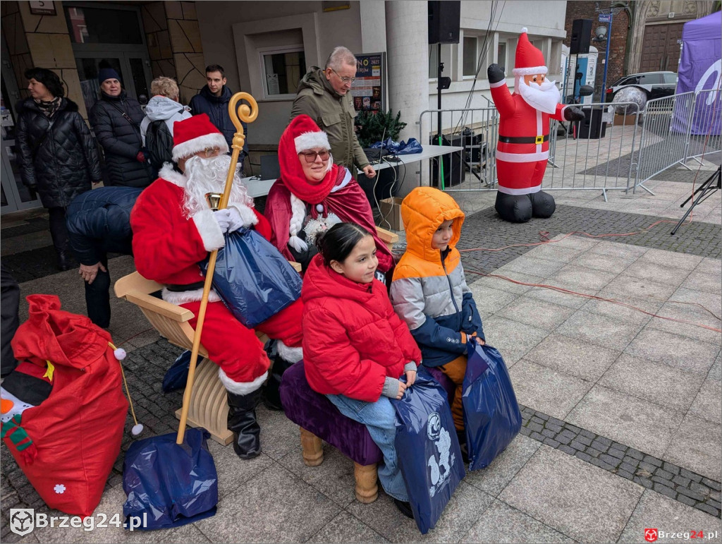Kolejny „Nalot  Świętych Mikołajów z WSHE”