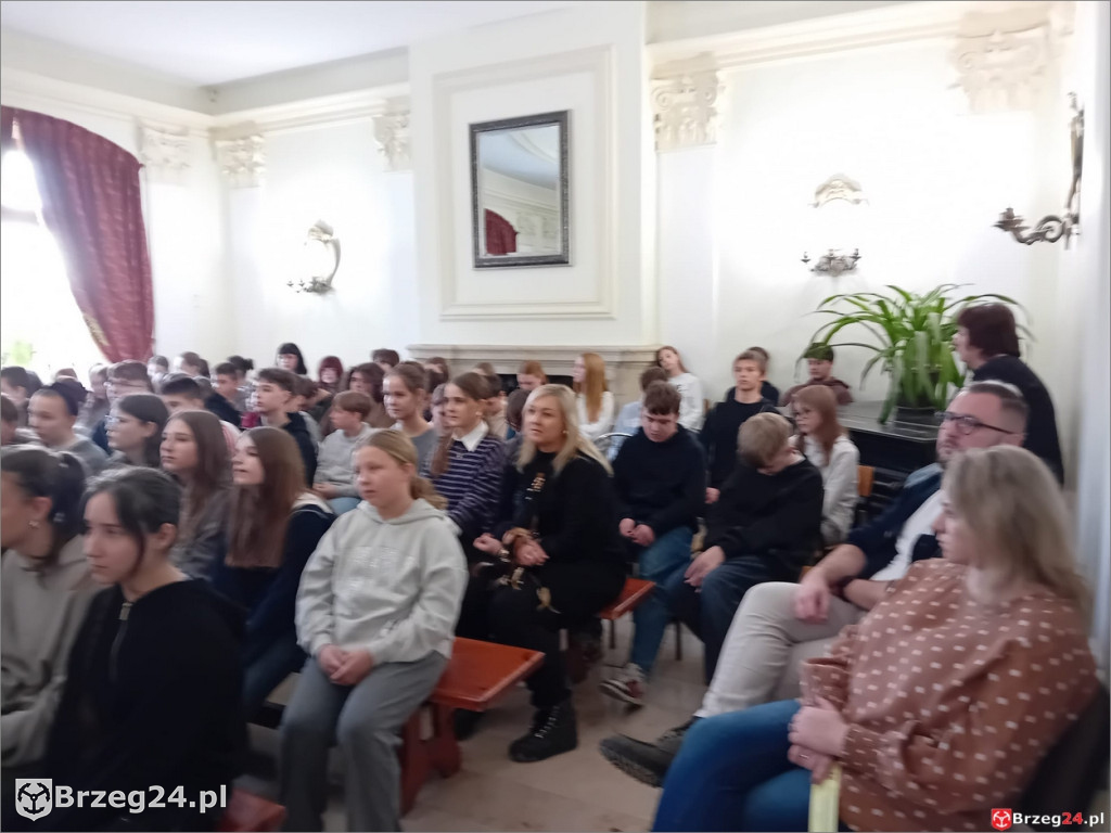 Lewińska szkoła im. Kopernika stawia na czytanie