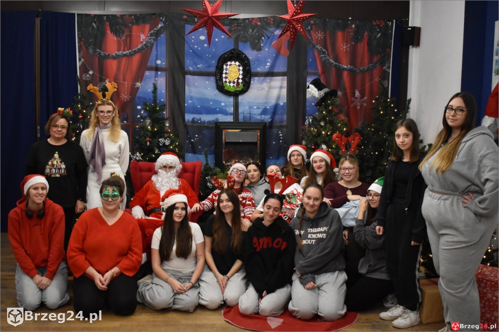 Świąteczne miasteczko w szkole przy Słowiańskiej