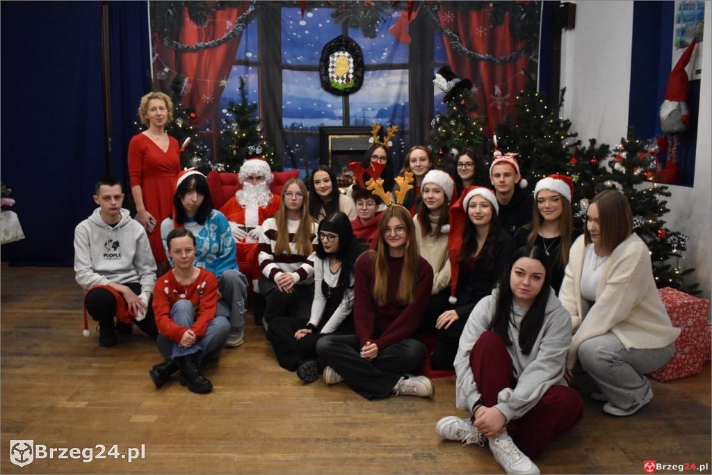 Świąteczne miasteczko w szkole przy Słowiańskiej