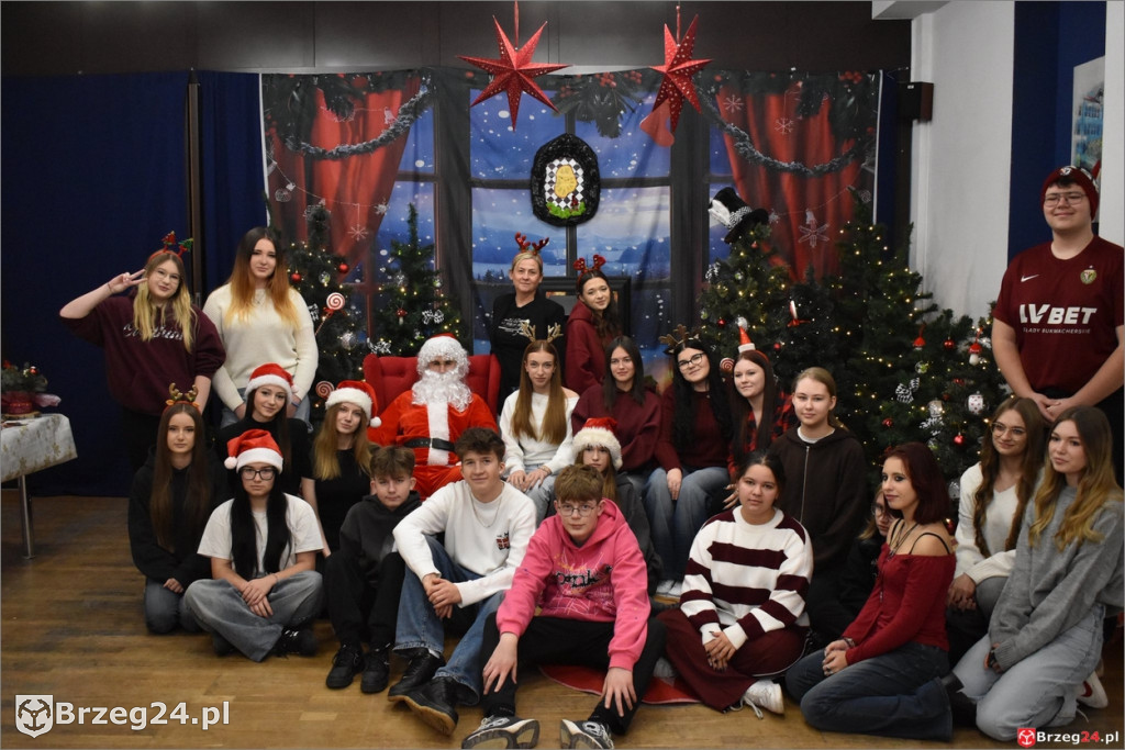 Świąteczne miasteczko w szkole przy Słowiańskiej