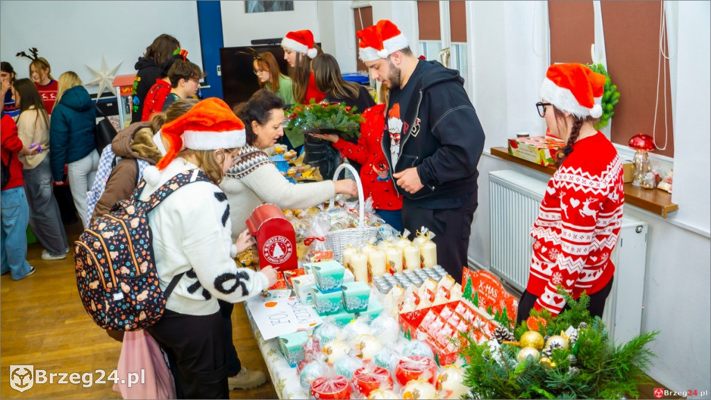Świąteczne miasteczko w szkole przy Słowiańskiej