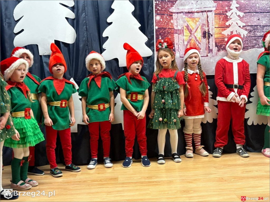 Anioły, kolędy i radość. Świąteczne jasełka w PP nr 1