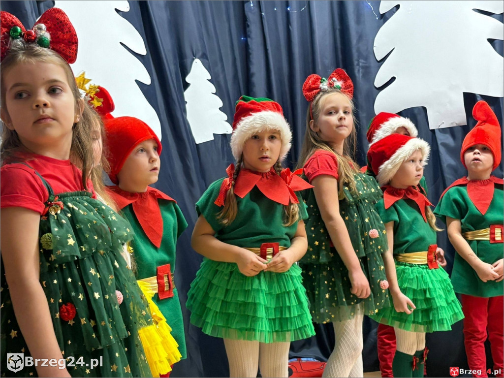 Anioły, kolędy i radość. Świąteczne jasełka w PP nr 1