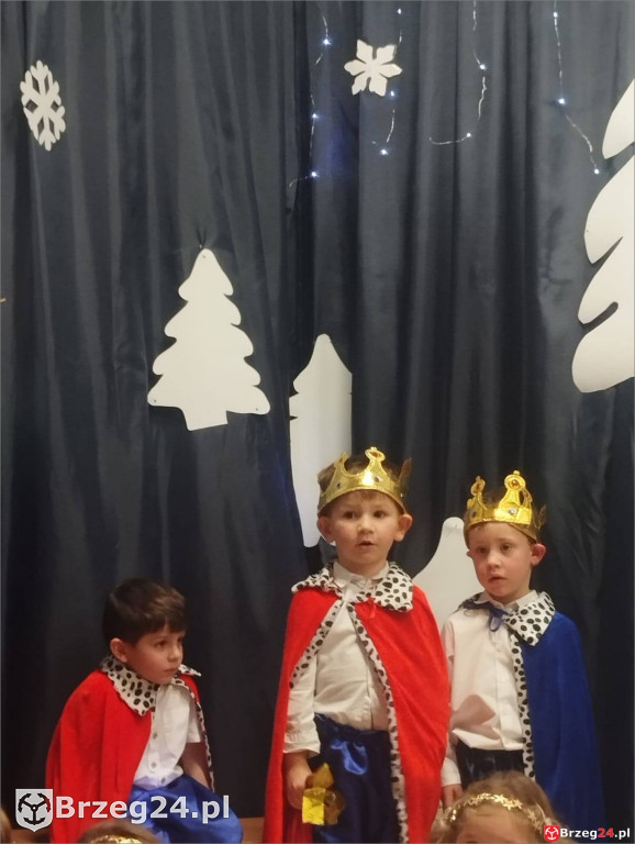 Anioły, kolędy i radość. Świąteczne jasełka w PP nr 1