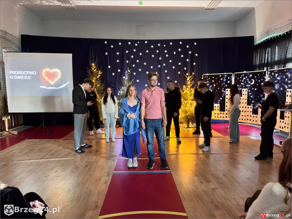 Jasełka z przesłaniem w ZSB w Brzegu