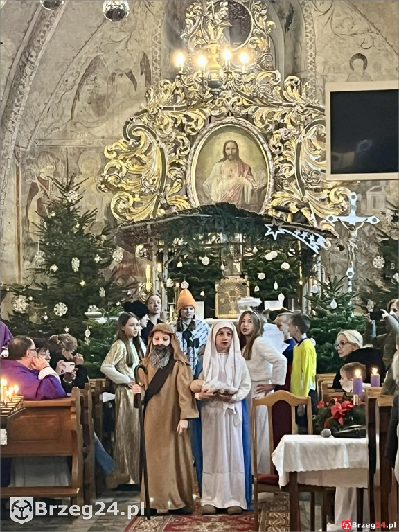 Niezwykłe jasełka w kościele w Pogorzeli