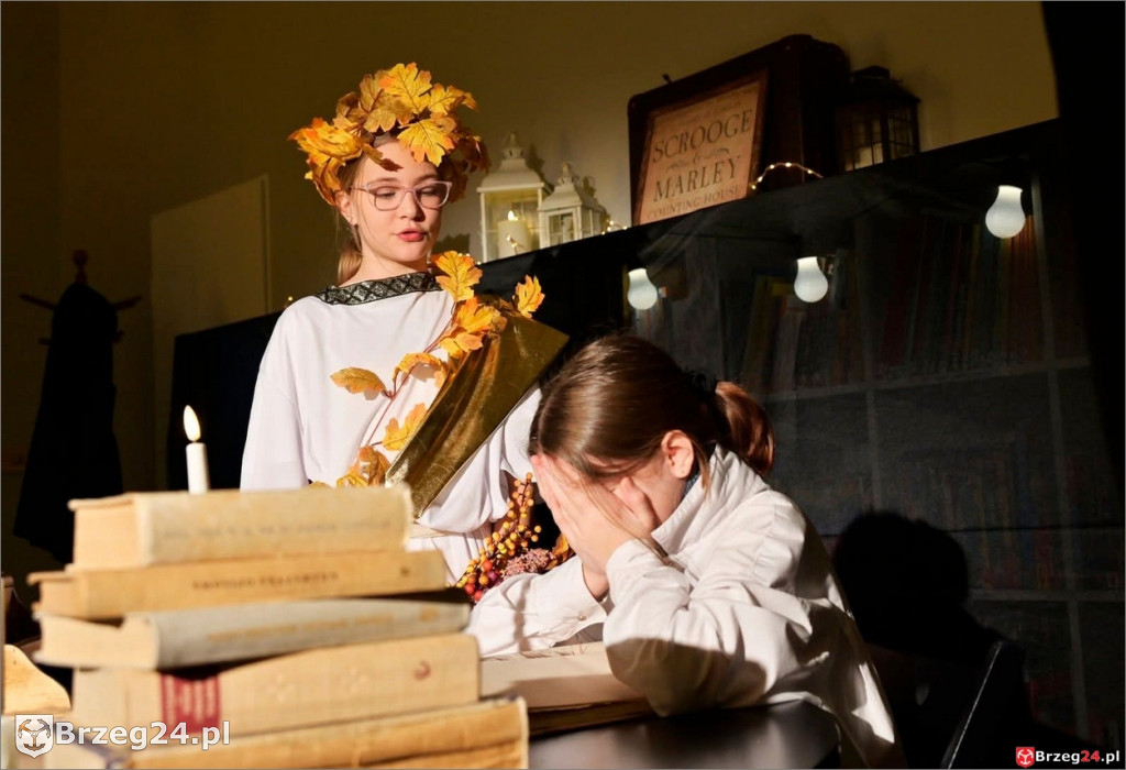 Wigilijny spektakl młodych aktorów