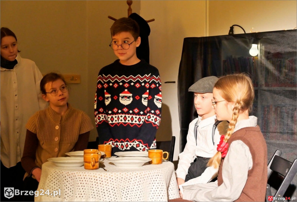 Wigilijny spektakl młodych aktorów