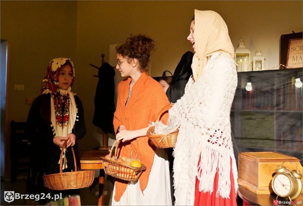 Wigilijny spektakl młodych aktorów