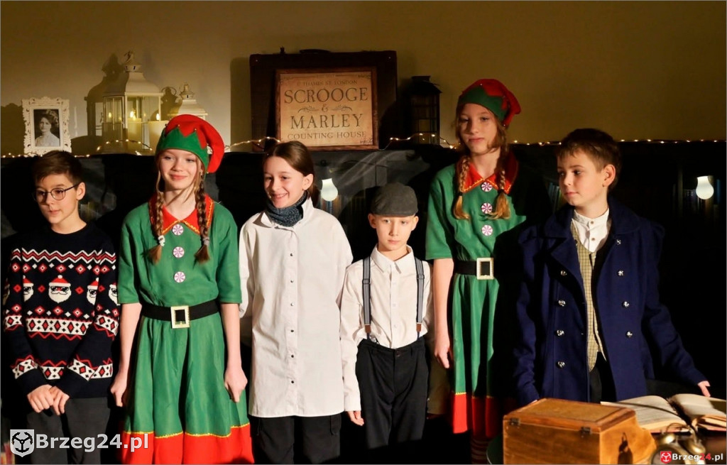 Wigilijny spektakl młodych aktorów